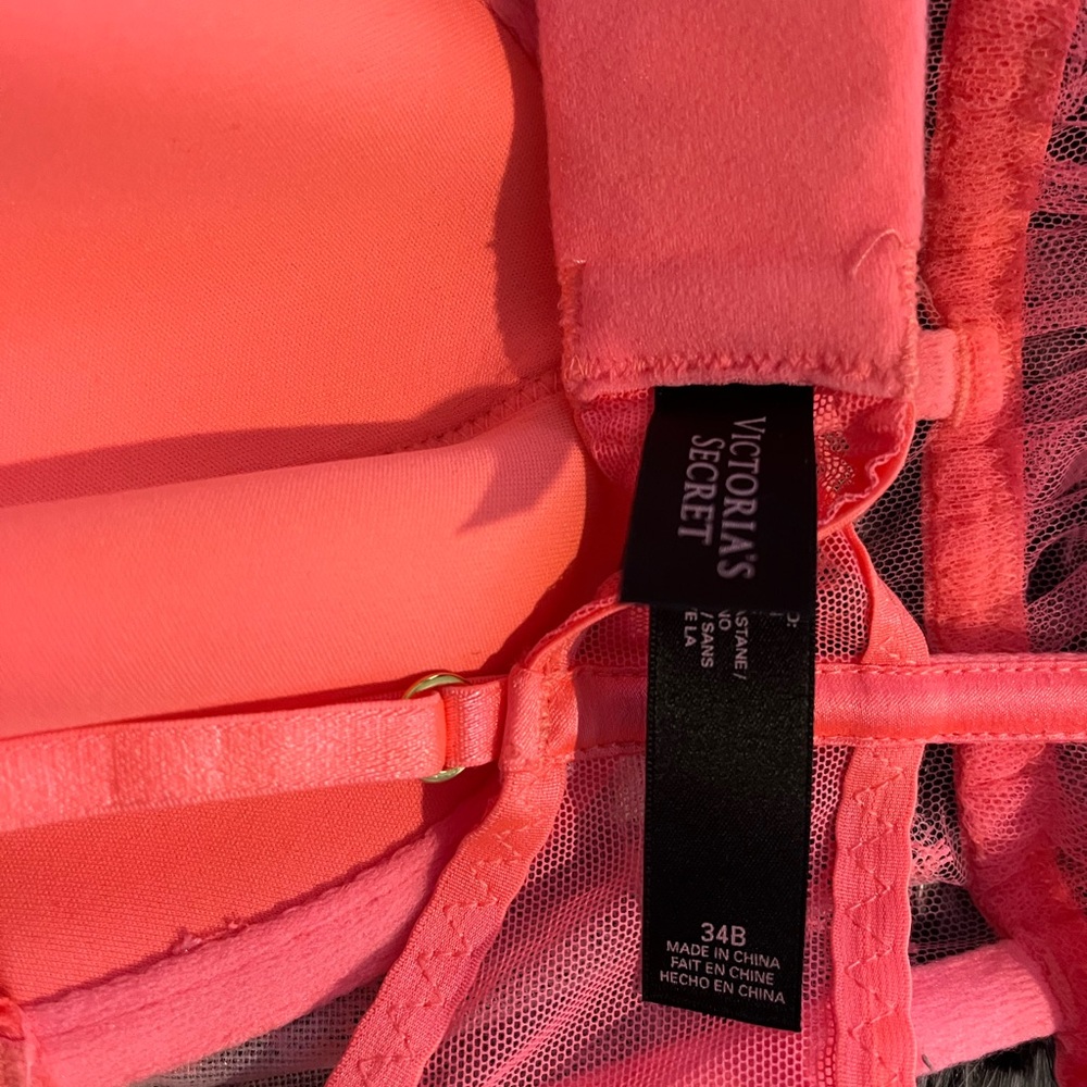 Victoria’s Secret lingerie 34B - Picture 2 of 4